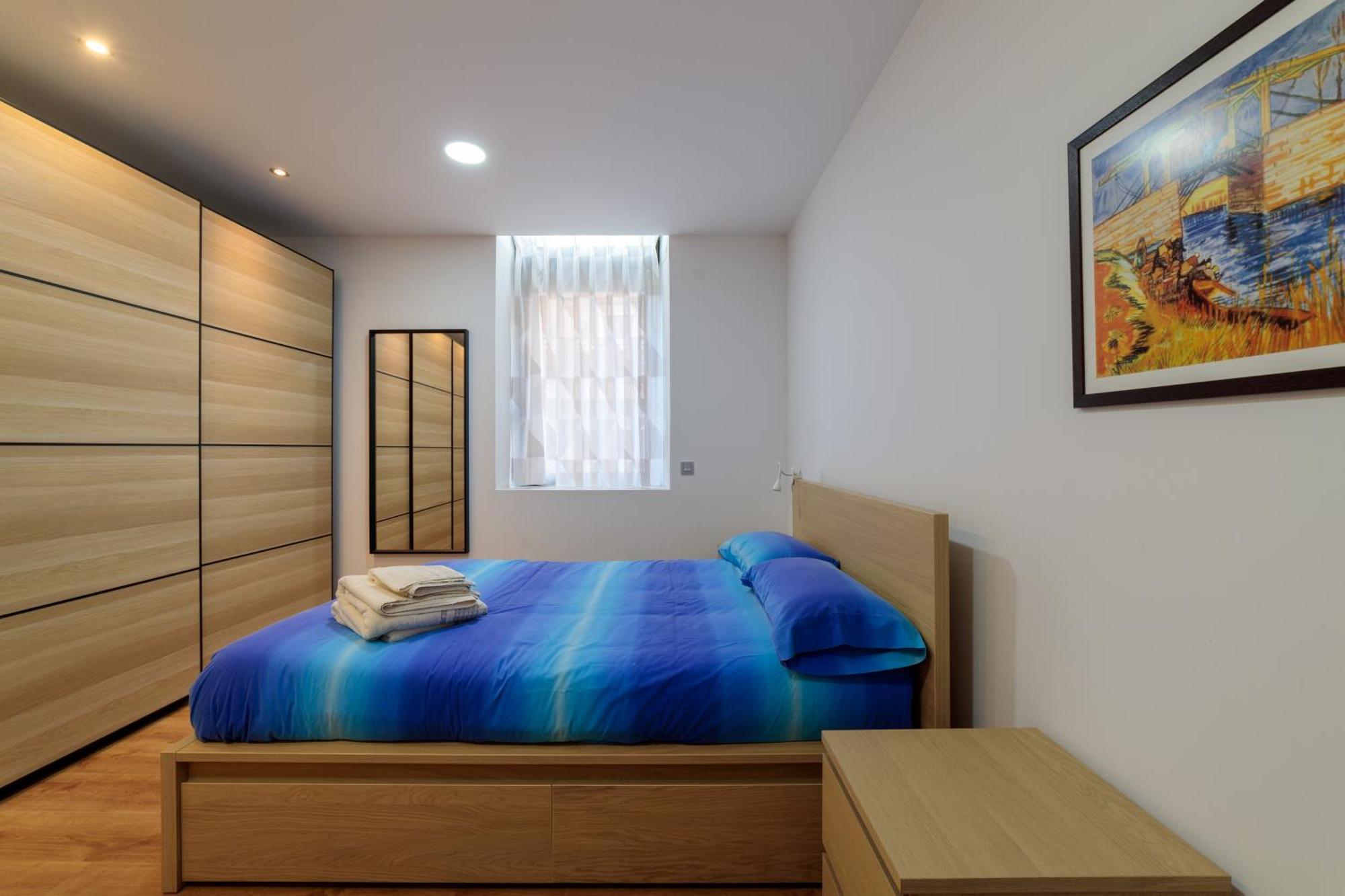 Singular Apartment