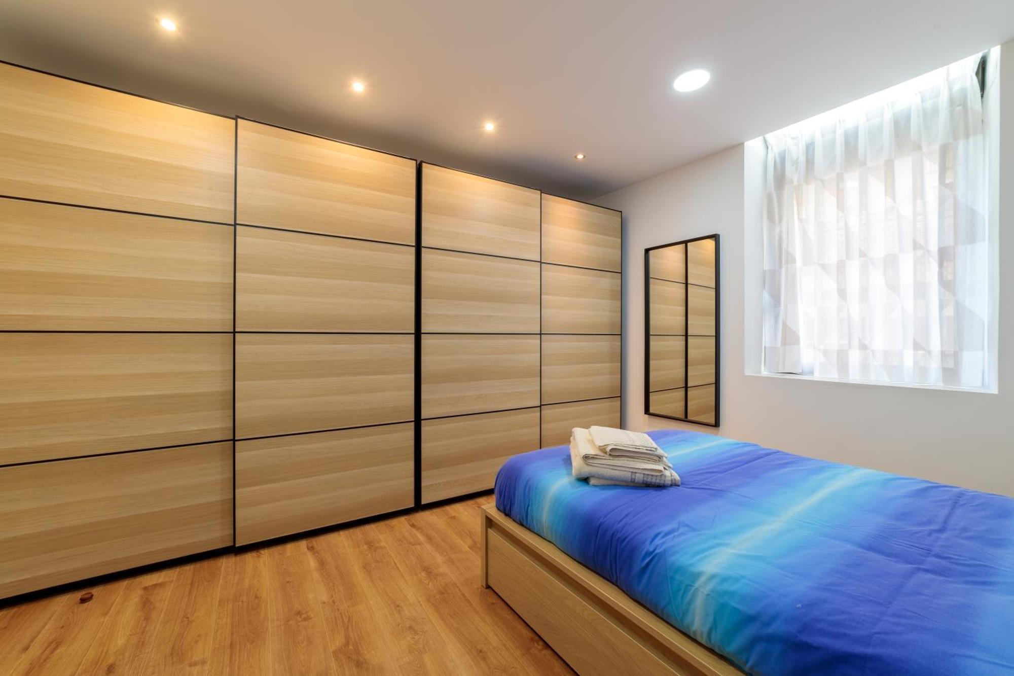 Singular Apartment *