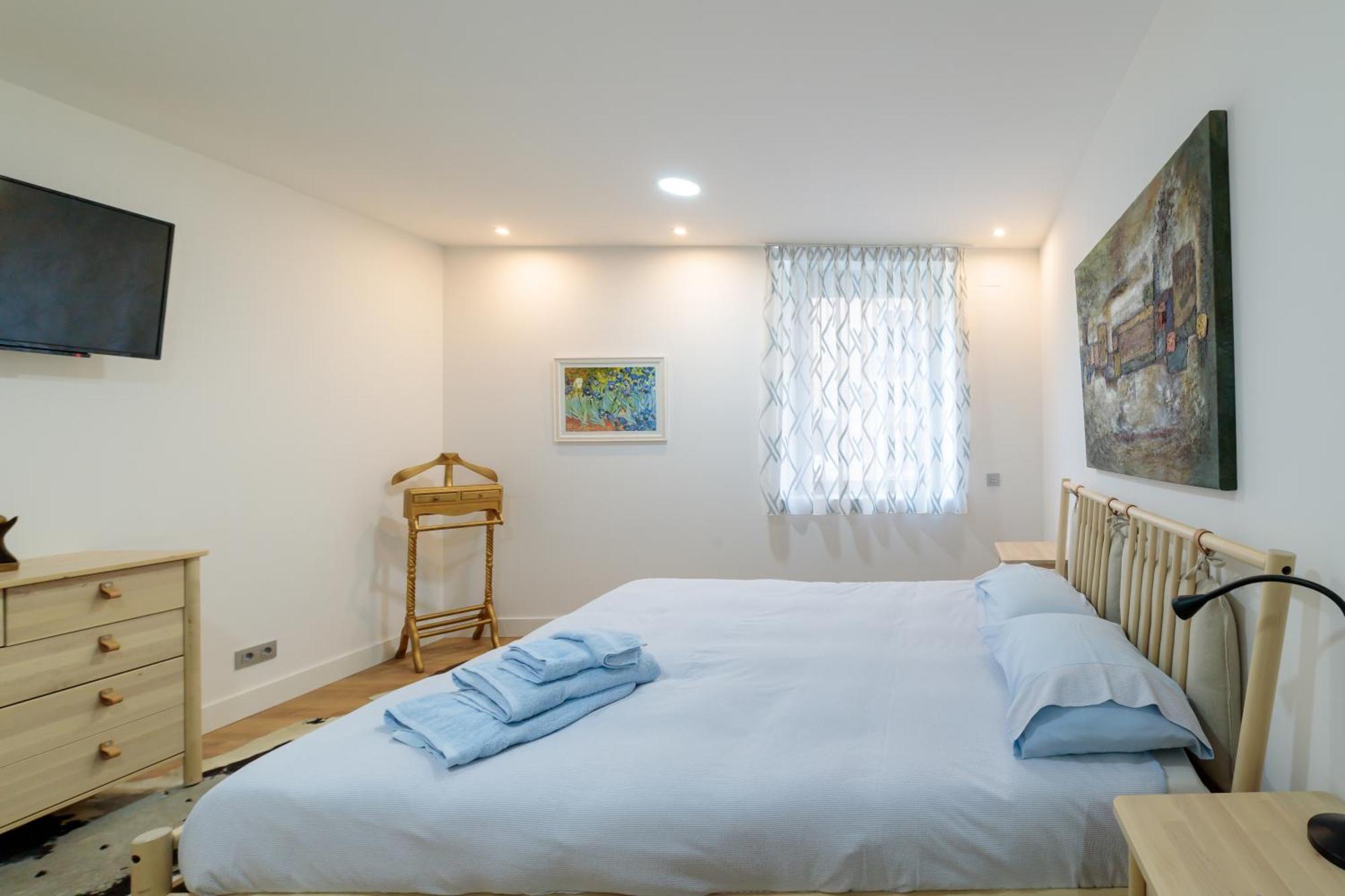 Apartment Singular *